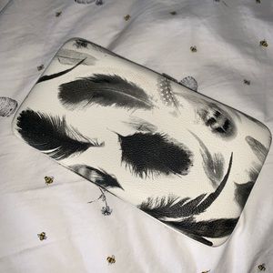 WETSEAL PURSE/WALLET